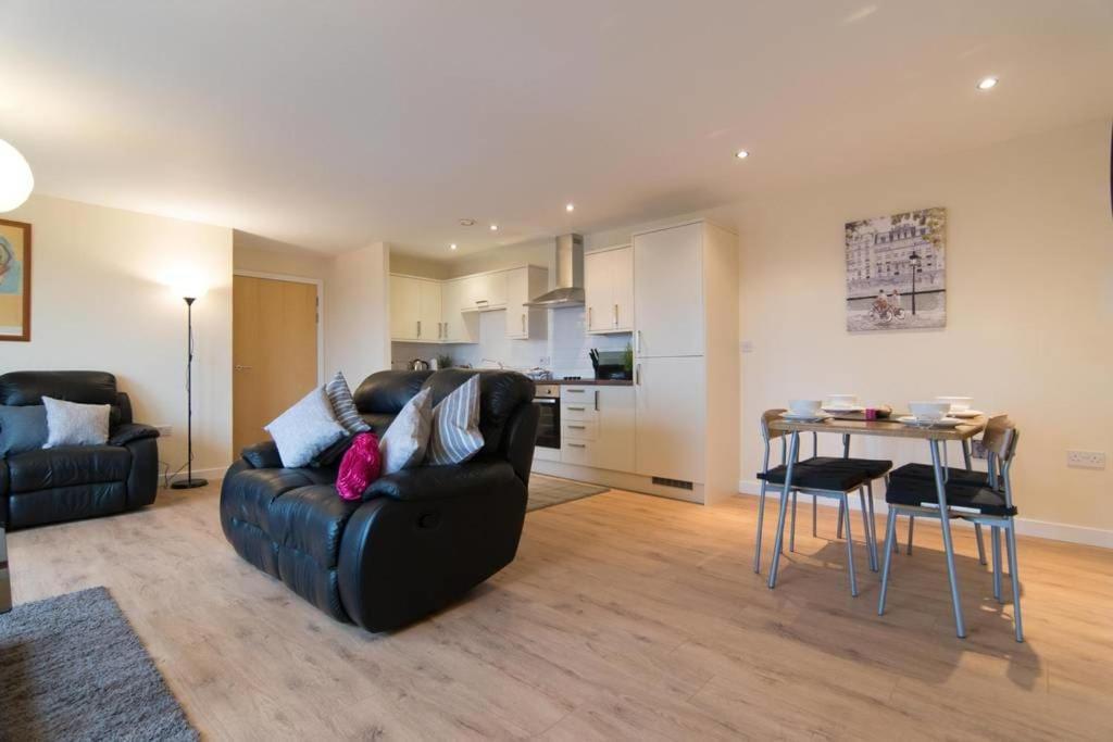 Executive 2 Bed 2 Bath - Free Parking Glasgow Exterior photo