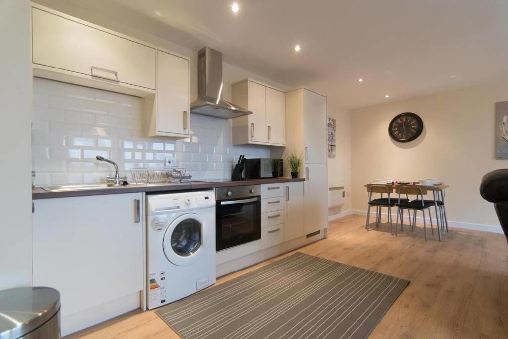 Executive 2 Bed 2 Bath - Free Parking Glasgow Exterior photo