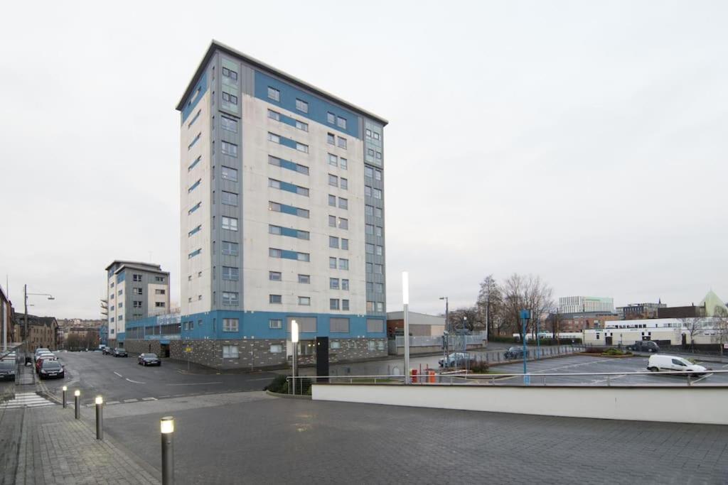 Executive 2 Bed 2 Bath - Free Parking Glasgow Exterior photo